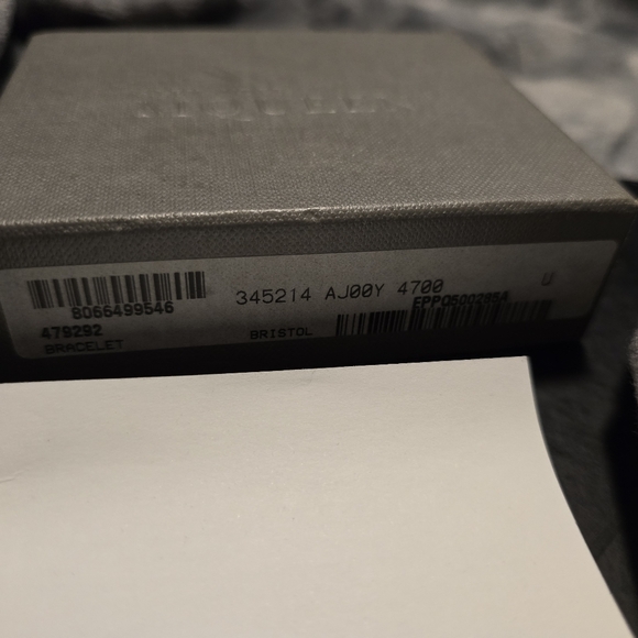 ALEXANDER MCQUEEN Leather & Metal Twin Skull Hinged Cuff - Picture 15 of 15